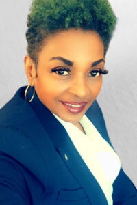 Lisa Ellis Headshot